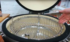 Kamado Monolith Le Chef Pro Series 2.0 Burdeos Con Pies -Napoleon || Weber || Broil King Ventas Kamado Monolith LeCHEF Rojo 051D