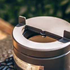 Kamado Monolith Le Chef Pro Series 2.0 Burdeos Con Pies -Napoleon || Weber || Broil King Ventas Kamado Monolith Le Chef Pro Series 2 0 Burdeos con Pies