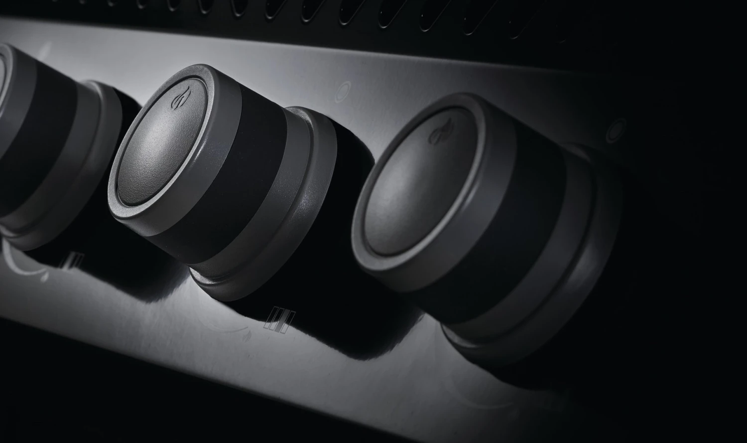 Napoleon Rogue 425 Quemador Lateral,Trasero Y Rustidor 4 Napoleon Rogue 425 Quemador Lateral,Trasero Y Rustidor - Imagen 4