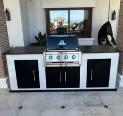 Puerta Doble Pequeña Negra -Napoleon || Weber || Broil King Ventas Puerta Doble Pequena Negra A DD30 BK